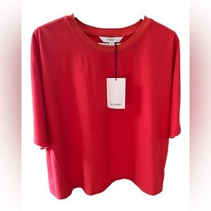 Beauty new red/orange tee to step into Fall.